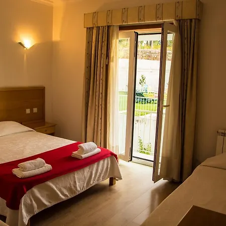 Couette-café Pinheiro Manso 3*